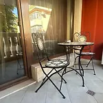 Luxury Antique Apartment *