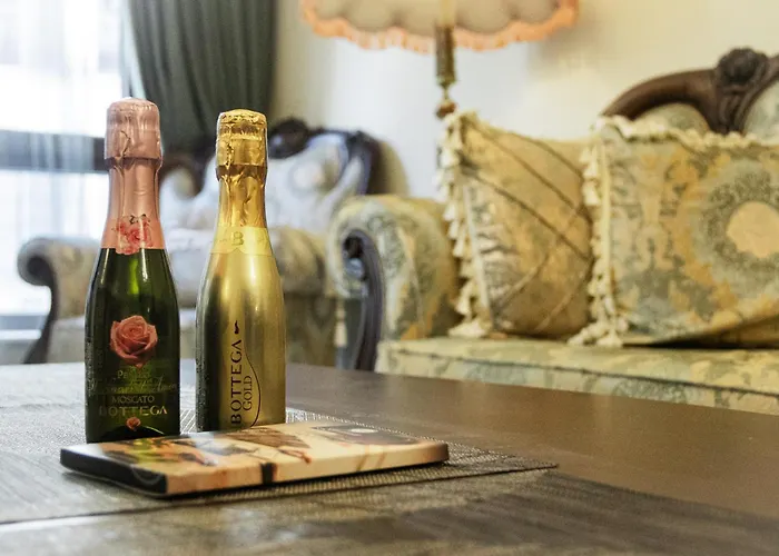 Luxury Antique * וארנה