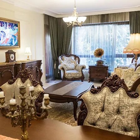 Luxury Antique Apartment