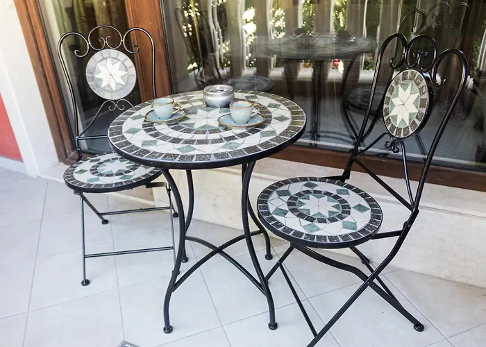 Luxury Antique Apartment *